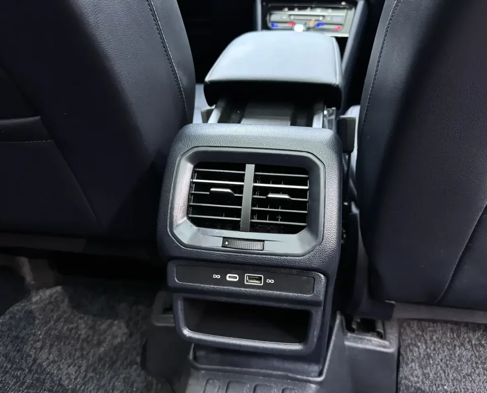 Volkswagen Tharu 300TSI 2WD Full Moon Edition 2023 — миниатюра 4