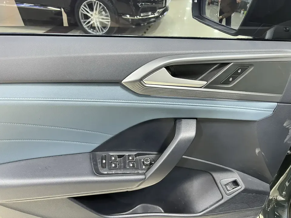 Volkswagen Tharu 300TSI 2WD Moon Edition 2024 — миниатюра 3