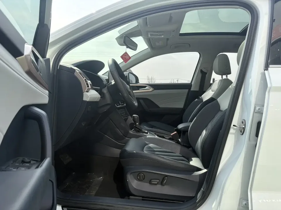 Volkswagen Tharu tuyue 2023 300TSI 2WD Full Moon Edition 2023 — thumbnail 5