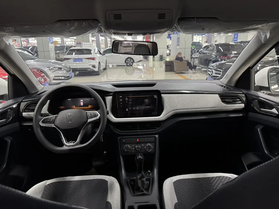 Volkswagen Tharu Tuyue 2025 New 1.5L Ruijin Edition 2025 — миниатюра 5