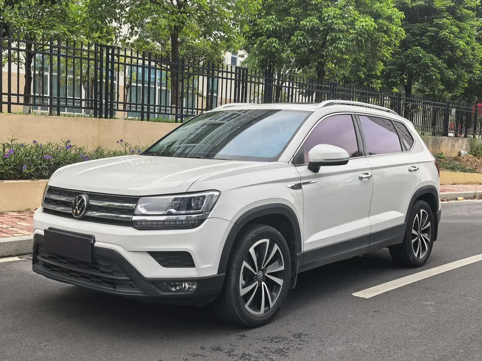 Volkswagen Tharu tuyue 2022 280TSI 2WD Deluxe Edition 2022 — фото 1, купить с доставкой в Москву