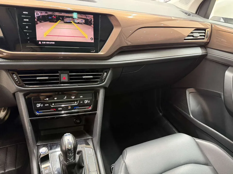 Volkswagen Tharu 2021 Tuyue 280TSI 2WD Comfort Edition 2022 — миниатюра 3