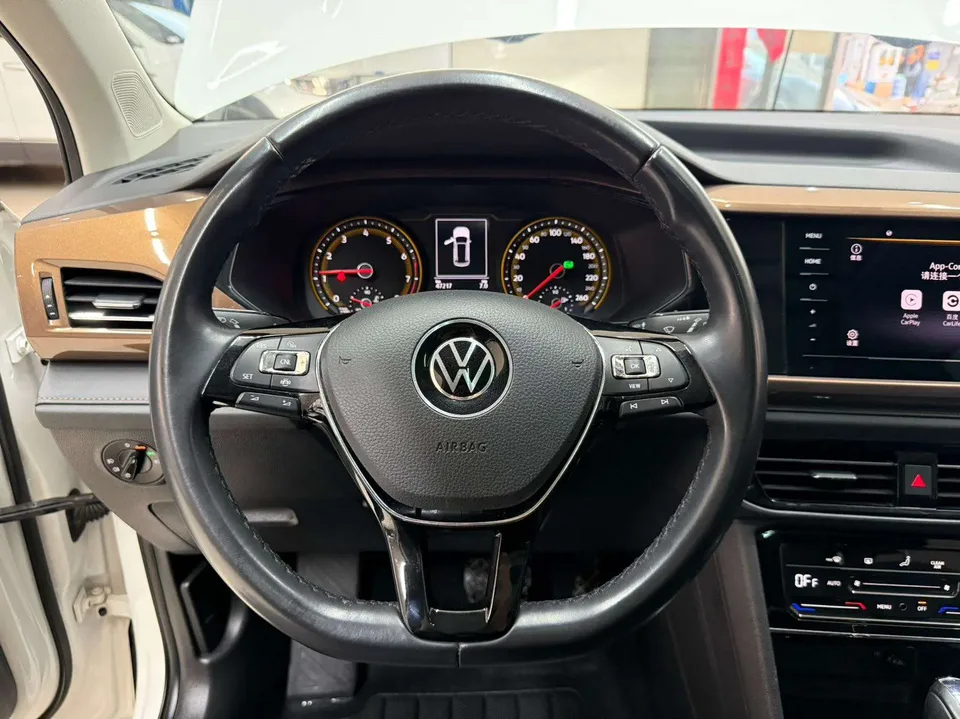 Volkswagen Tharu 2021 Tuyue 280TSI 2WD Comfort Edition 2022 — миниатюра 4