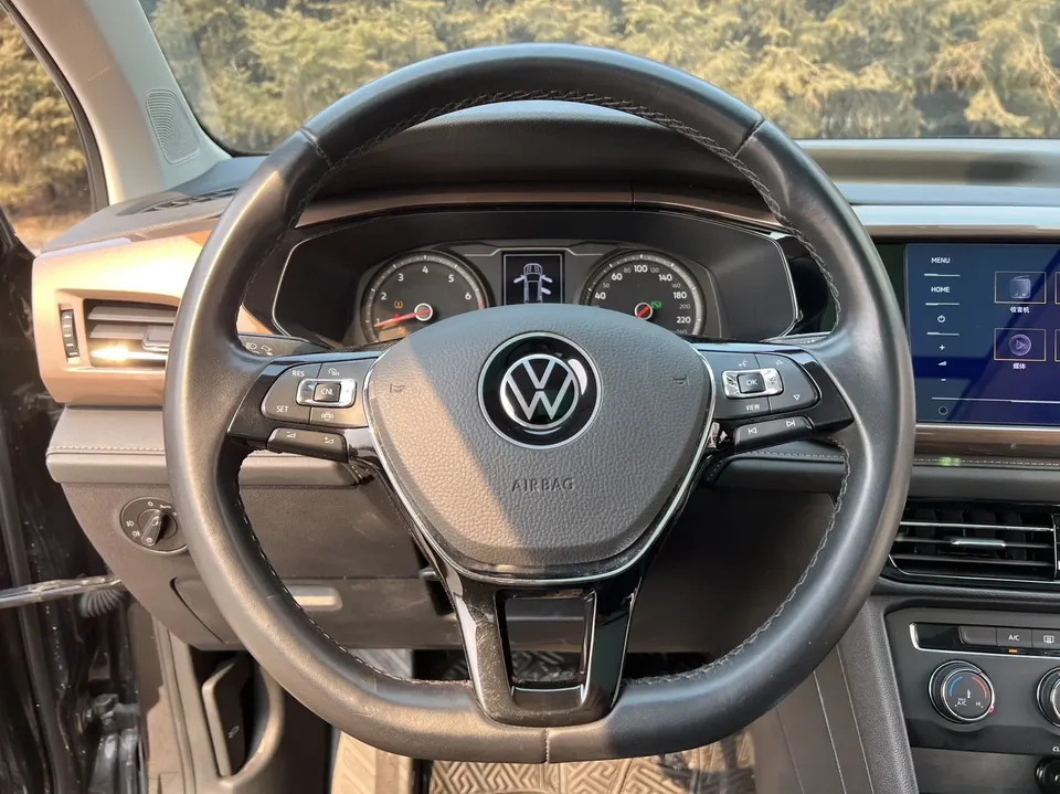 Volkswagen Tharu tuyue 2021 280TSI 2WD Comfort Edition 2022 — thumbnail 5