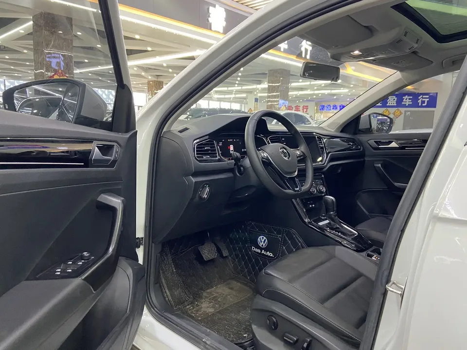 Volkswagen T-Roc Tange 280TSI DSG two-wheel drive comfort PLUS 2023 — миниатюра 5