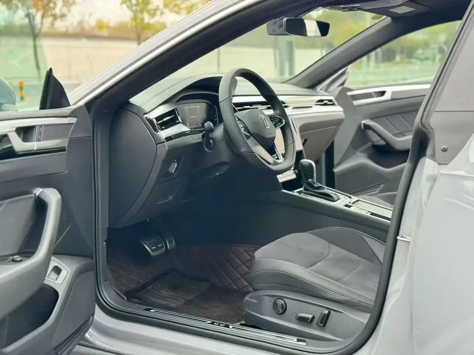 Volkswagen Arteon 330TSI Dazzling Public Edition 2025 — миниатюра 5