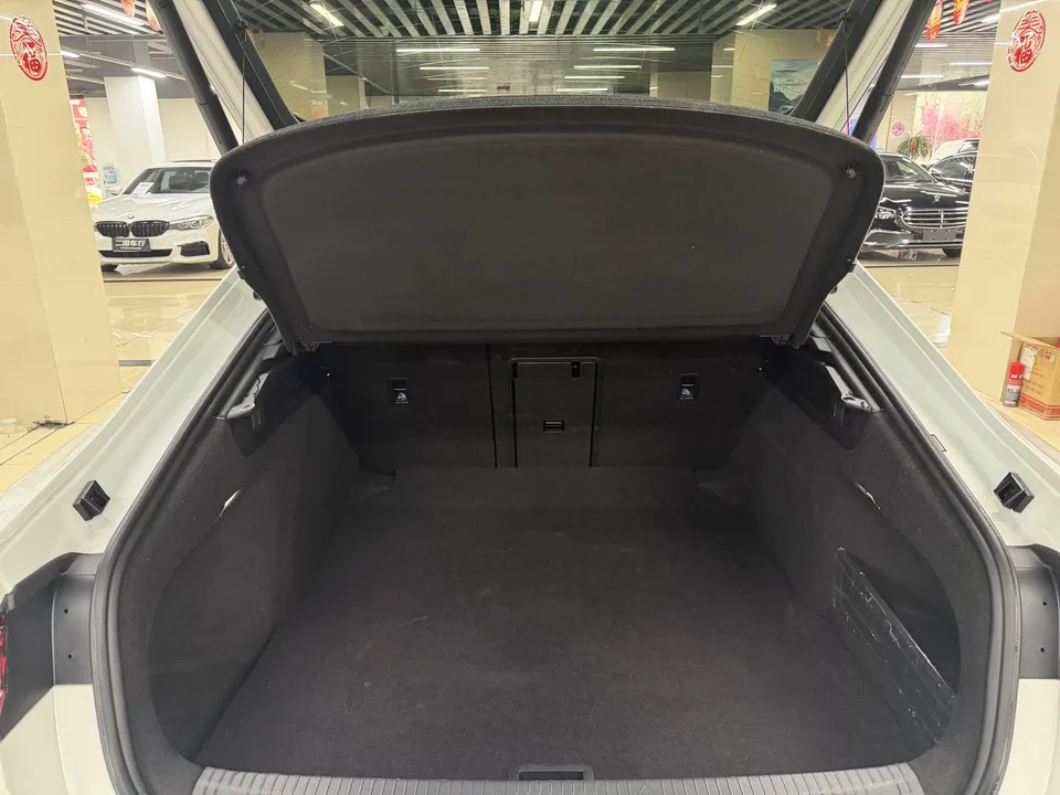 Volkswagen Arteon 380TSI eye-catching model 2025 — миниатюра 5