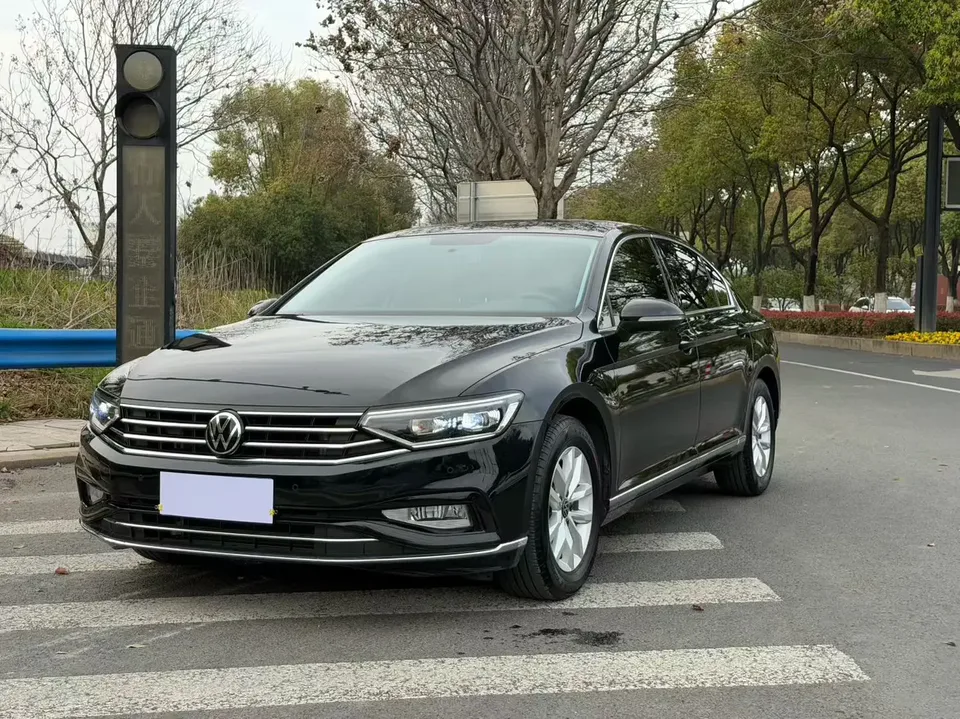 Volkswagen Magotan Magotan 2020 Magotan 2020 280TSI DSG Comfort Edition 2022 — photo 1, buy with delivery to Moscow