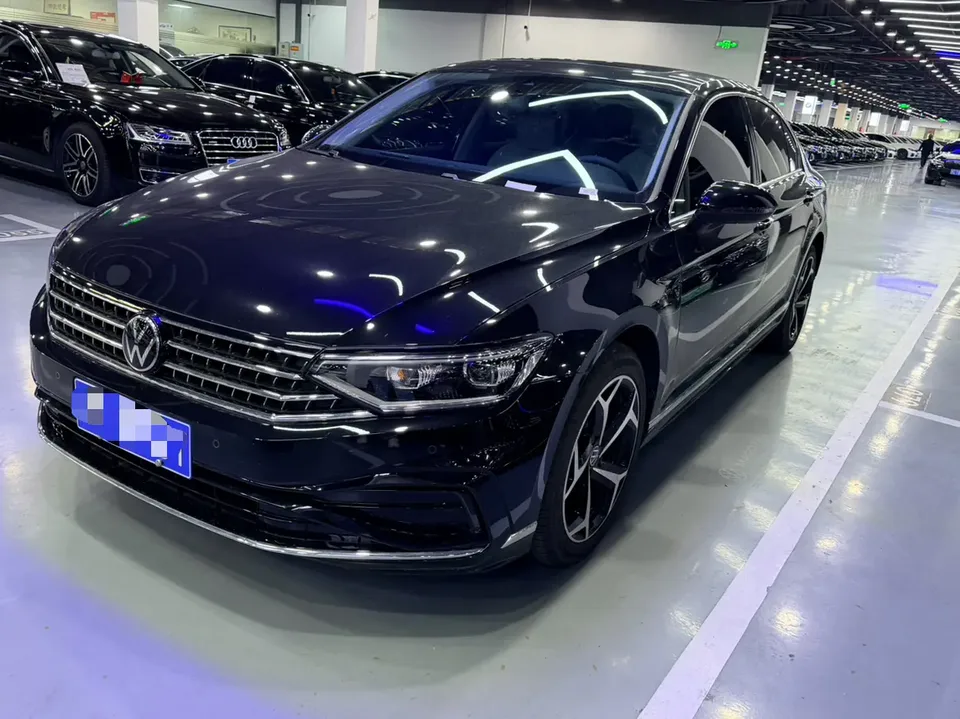Volkswagen Magotan 2025