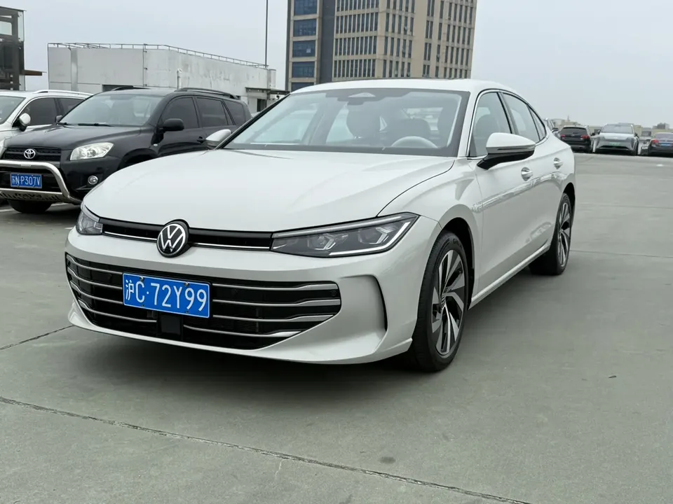 Volkswagen Passat Pro 300TSI Dragon Edition 2026 — фото 1, купить с доставкой в Москву
