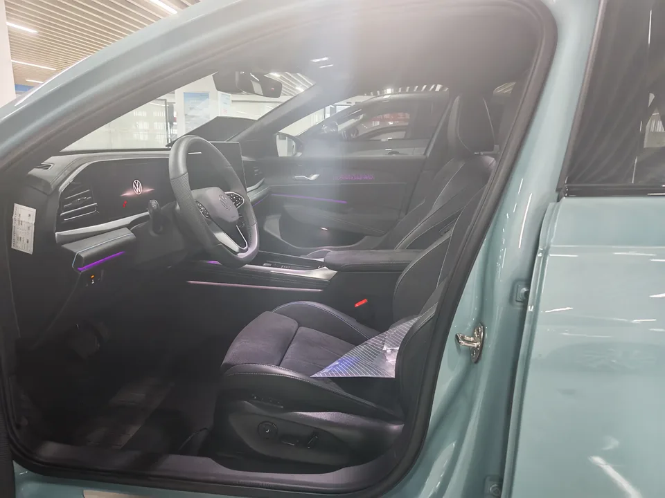 Volkswagen Passat Passat 2025 PRO 380TSI Starry Sky Dragon Edition 2024 — миниатюра 5