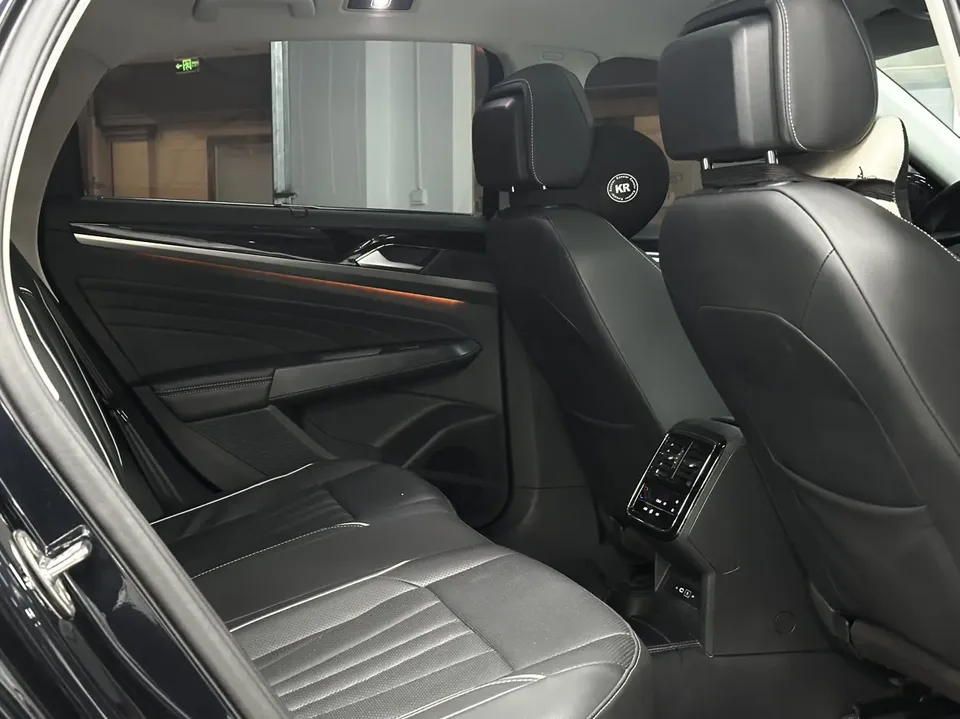 Volkswagen Passat facelift 380TSI luxury version 2024 — миниатюра 3