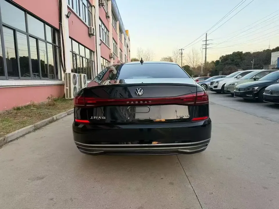 Volkswagen Passat Passat 2024 380TSI Deluxe Edition 2024 — миниатюра 2