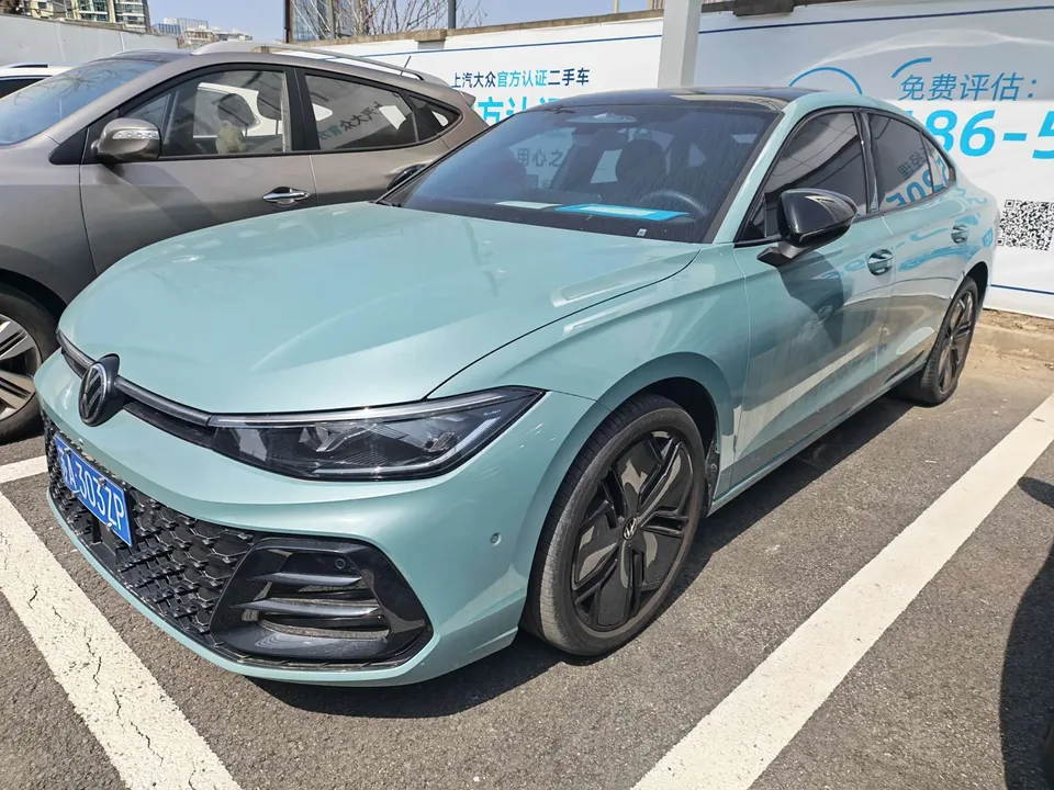 Volkswagen Passat 2024