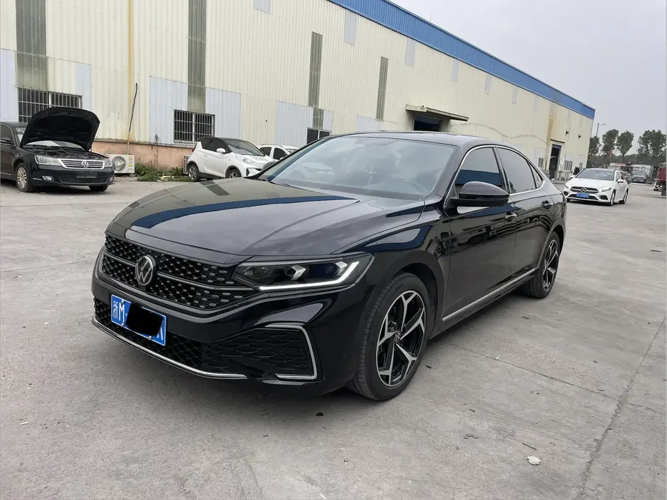 Volkswagen Passat 2025