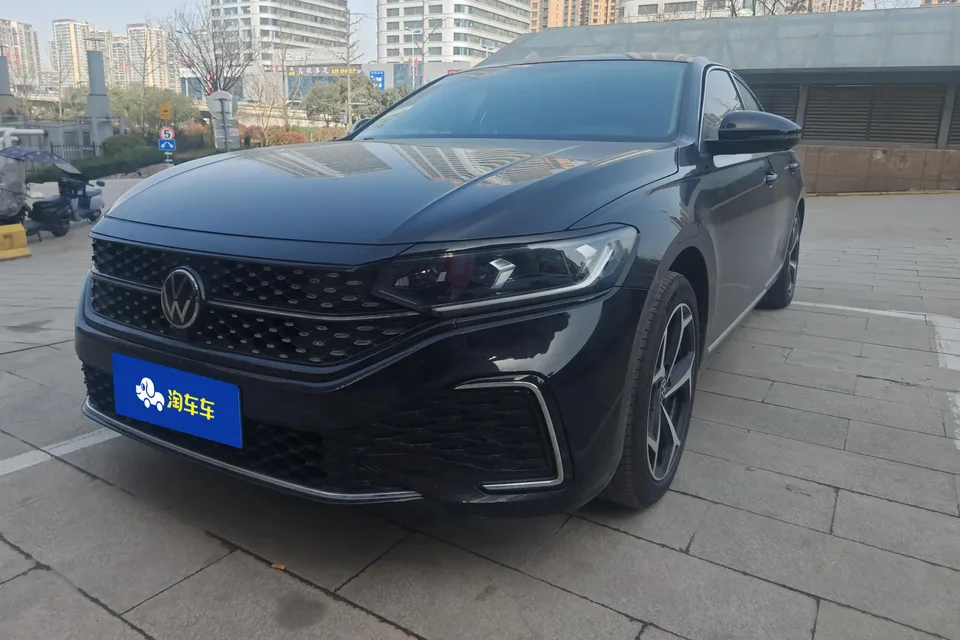 Volkswagen Passat 2025