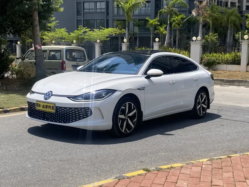 Volkswagen Lamando Lingdu 2023 Lingdu Lingdu L 280TSI DSG Cool Edition 2024 — photo 1, buy with delivery to Moscow