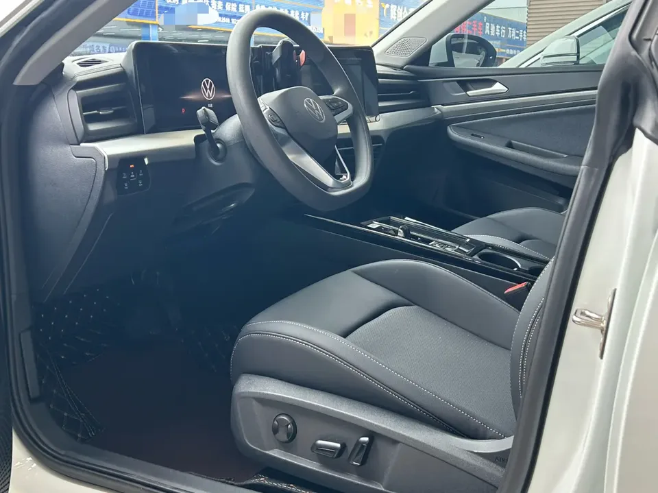 Volkswagen Lamando Lingdu 2024 Lingdu 2024 Lingdu L 200TSI DSG Hot Edition 2024 — thumbnail 5