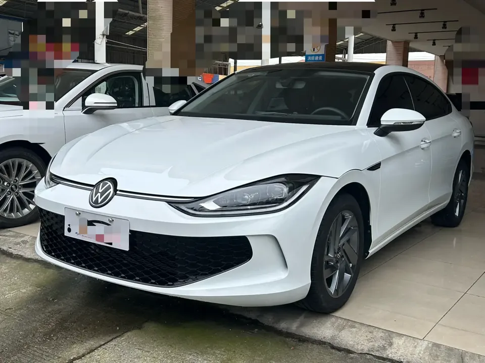 Volkswagen Lamando Lingdu 2024 Lingdu 2024 Lingdu L 200TSI DSG Hot Edition 2024 — photo 1, buy with delivery to Moscow