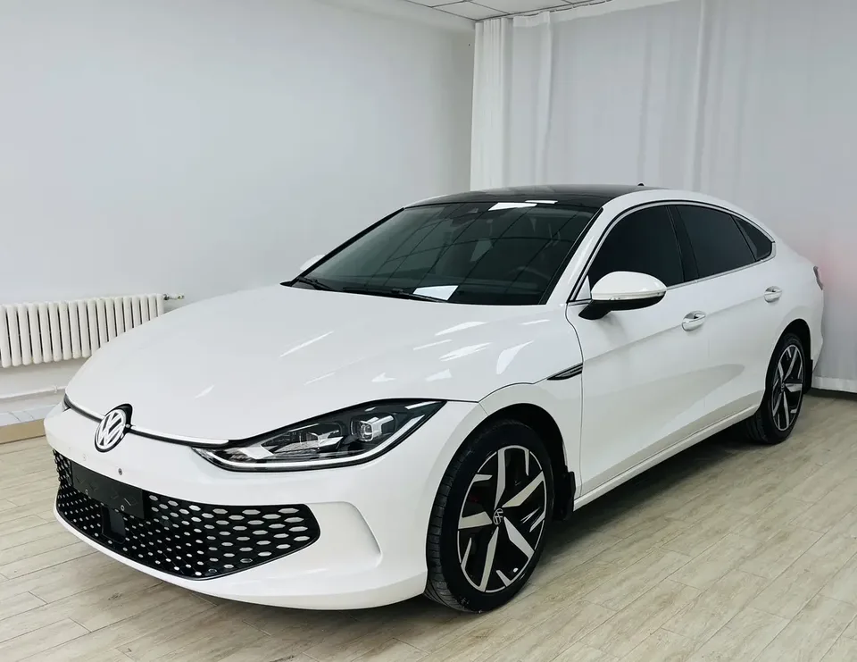 Volkswagen Lamando Lingdu 2023 Lingdu L 280TSI DSG Cool Edition 2024 — photo 1, buy with delivery to Moscow