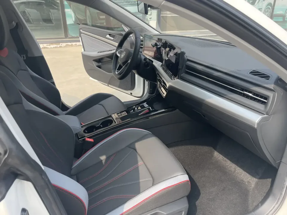 Volkswagen Lamando Lingdu Lingdu L 280TSI DSG Hot Edition 2022 — миниатюра 3