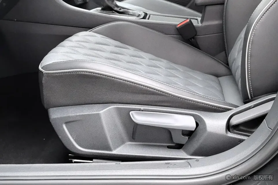 Volkswagen Sagitar Sagitar facelift 300TSI DSG Beyond Edition 2025 — миниатюра 5