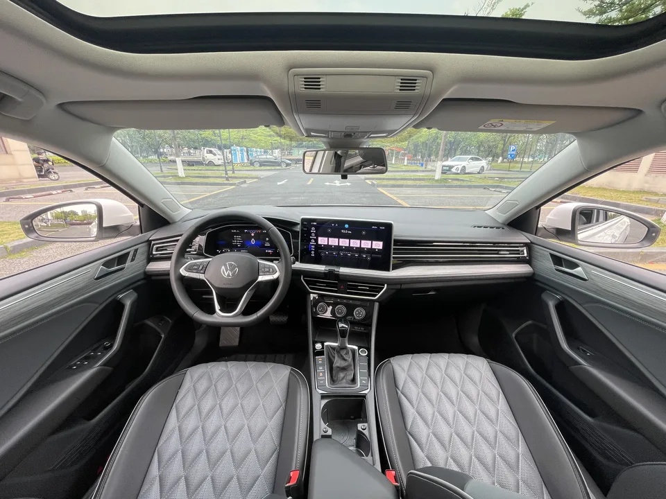 Volkswagen Sagitar 2023 Sagitar 300TSI DSG Beyond Edition 2023 — миниатюра 3