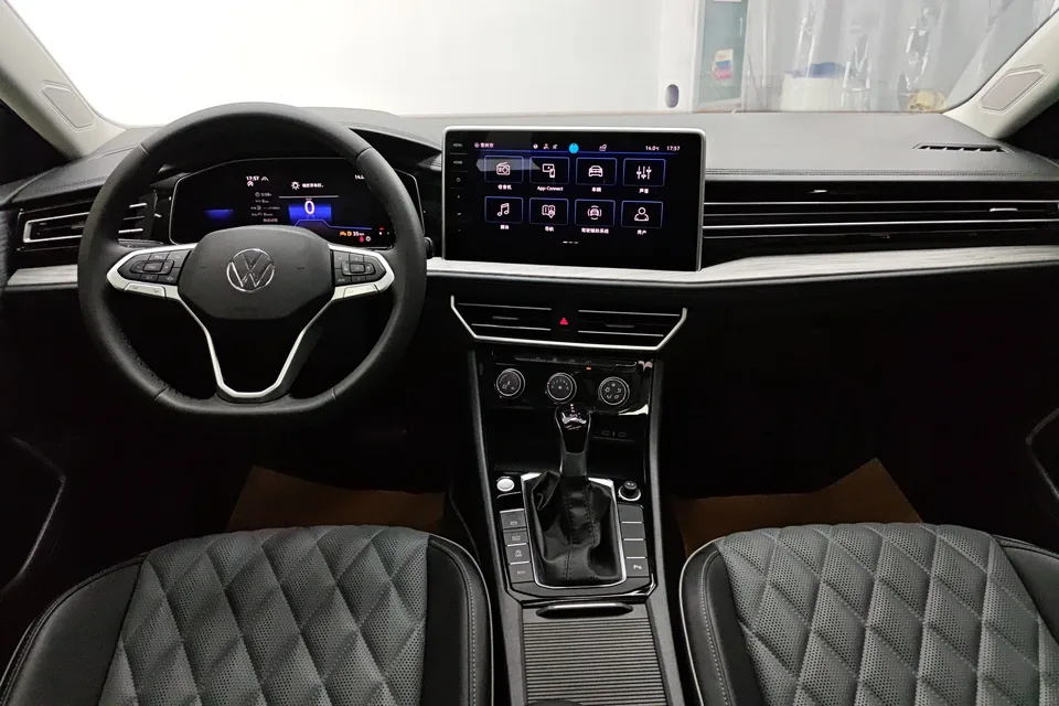 Volkswagen Sagitar 2023 Sagitar 300TSI DSG Beyond Edition 2023 — миниатюра 4
