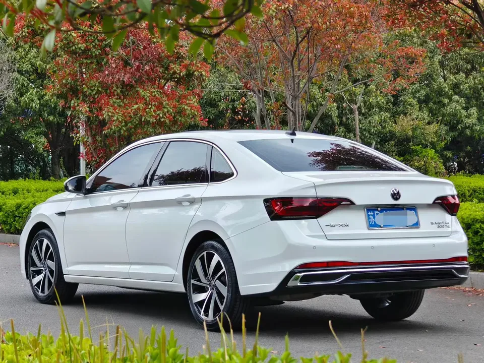 Volkswagen Sagitar 2023 Sagitar 300TSI DSG Beyond Edition 2023 — миниатюра 4