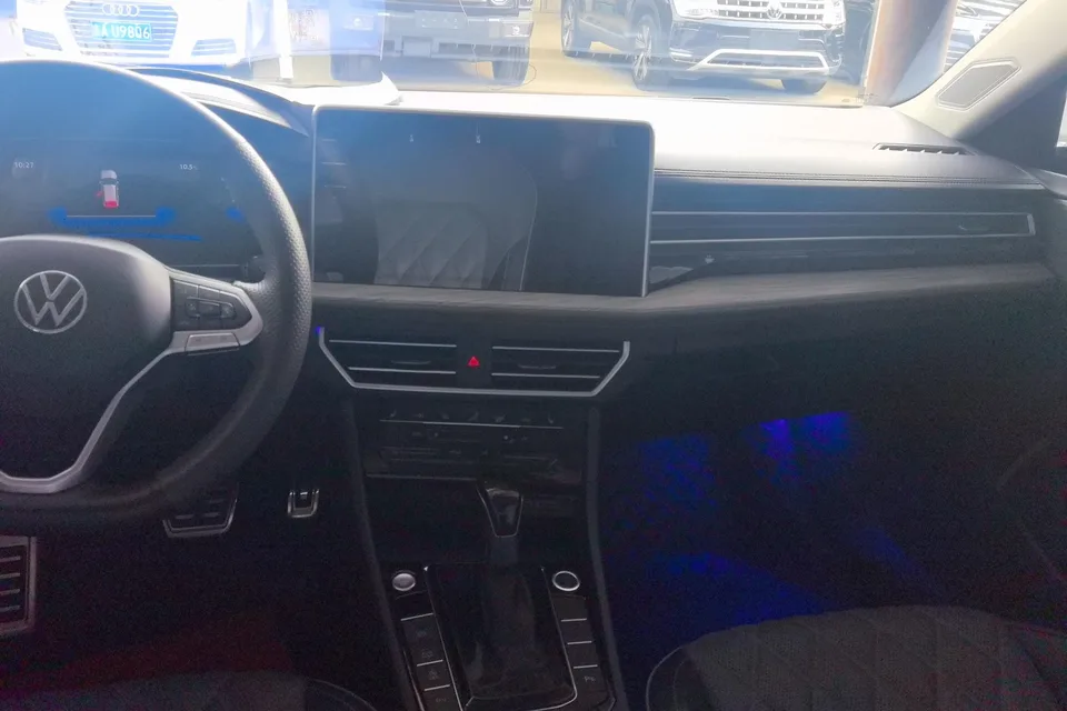 Volkswagen Sagitar 2023 Sagitar 300TSI DSG Beyond Edition 2023 — миниатюра 4
