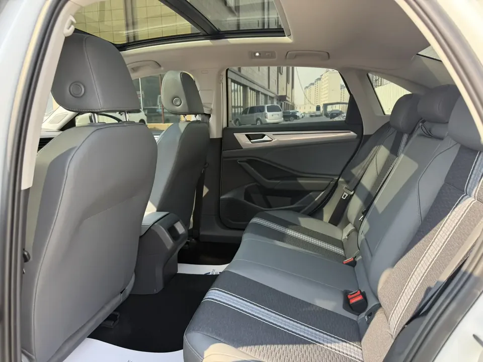 Volkswagen Sagitar Sagitar 200TSI DSG Flying Edition 2025 — миниатюра 3