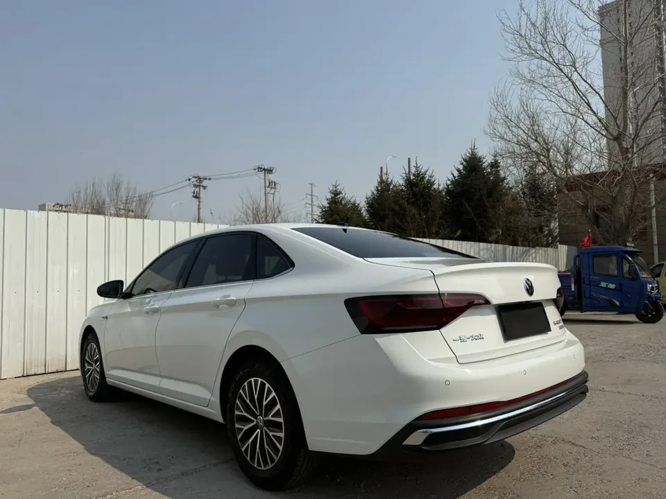 Volkswagen Sagitar Sagitar 200TSI DSG Flying Edition 2025 — миниатюра 4