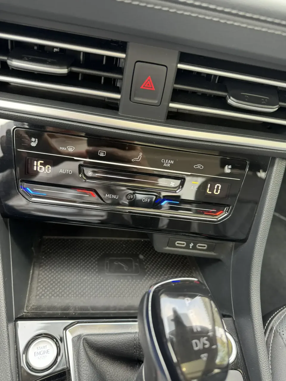 Volkswagen Sagitar 2023 Sagitar 300TSI DSG Excellence Edition 2022 — миниатюра 3