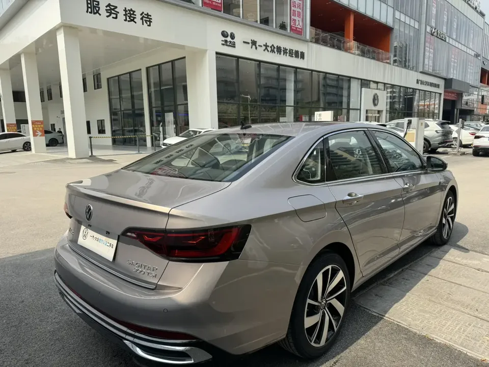 Volkswagen Sagitar 2023 Sagitar 300TSI DSG Excellence Edition 2022 — миниатюра 5