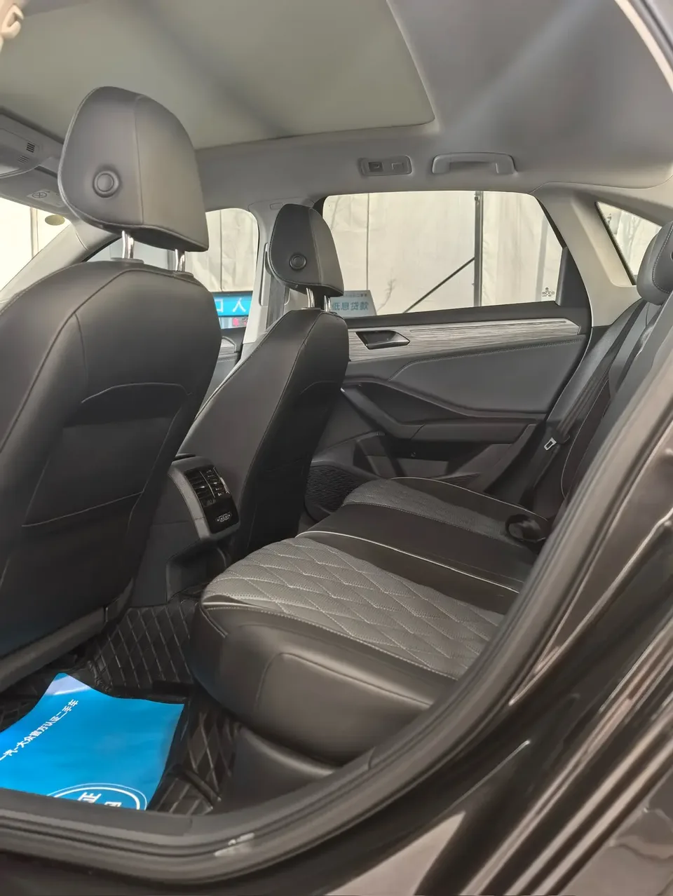 Volkswagen Sagitar Sagitar 300TSI DSG Excellence Edition 2024 — миниатюра 2