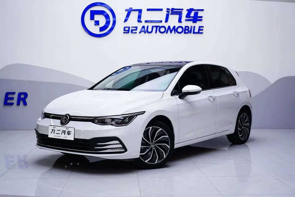 Volkswagen Golf Golf 2023 280TSI DSG Pro 2023 — фото 1, купить с доставкой в Москву