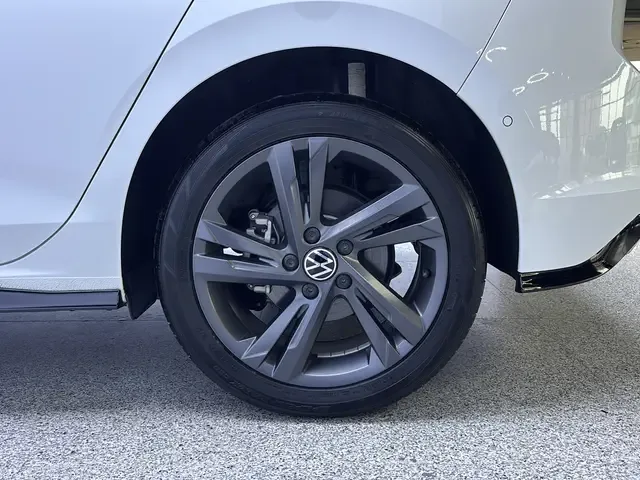 Volkswagen Golf golf 2023 280TSI DSG R-Line Lite 2024 — thumbnail 3