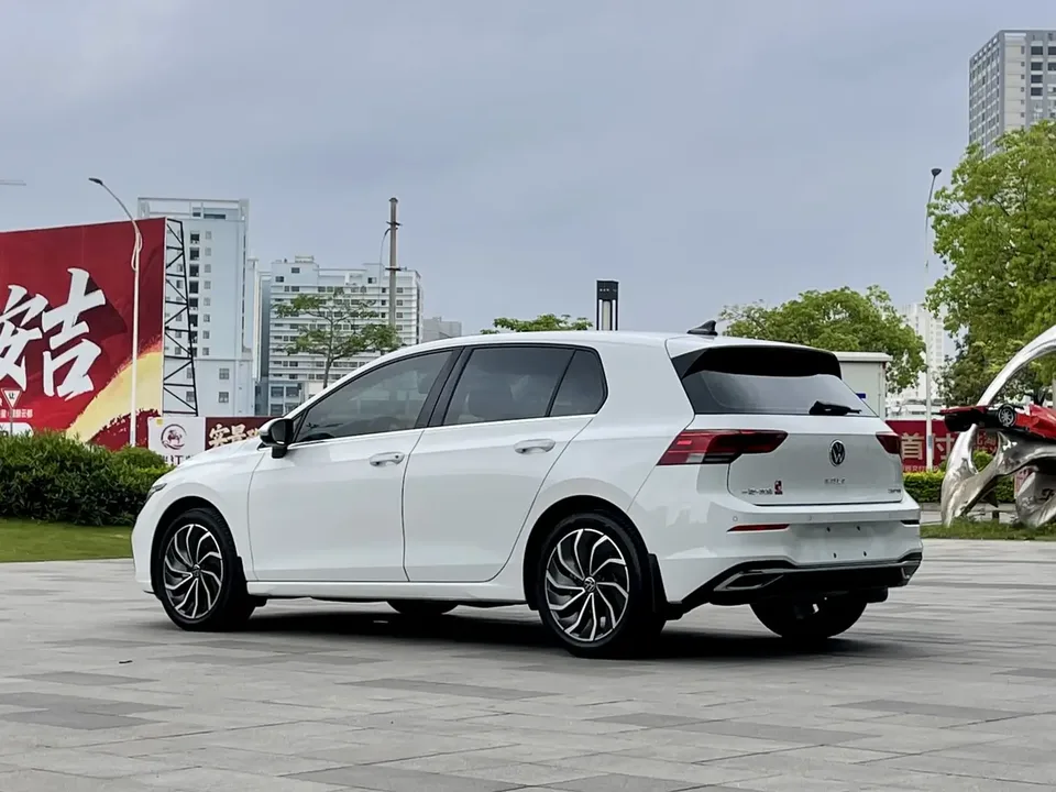 Volkswagen Golf facelift 280TSI DSG Pro 2024 — миниатюра 2