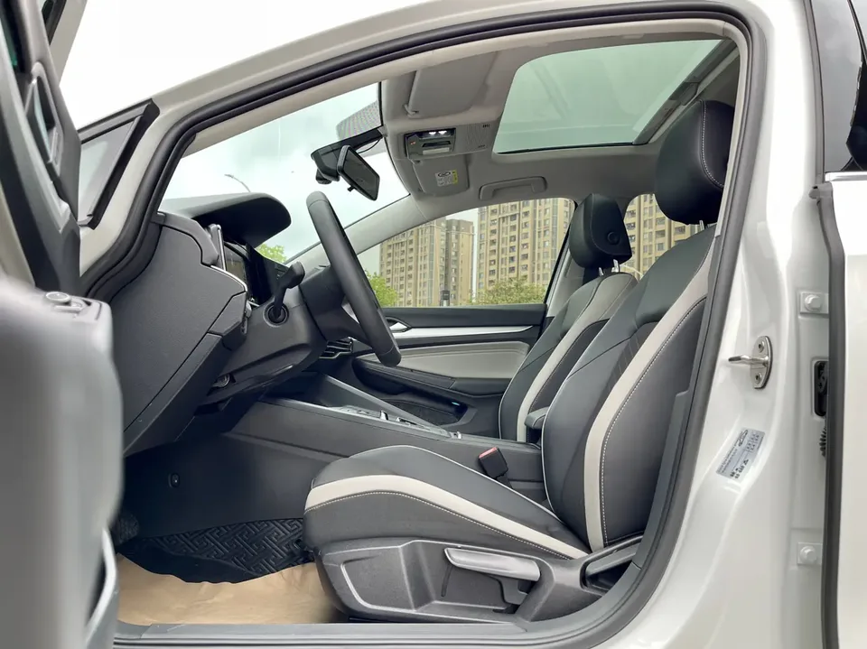 Volkswagen Golf facelift 280TSI DSG Pro 2024 — миниатюра 4