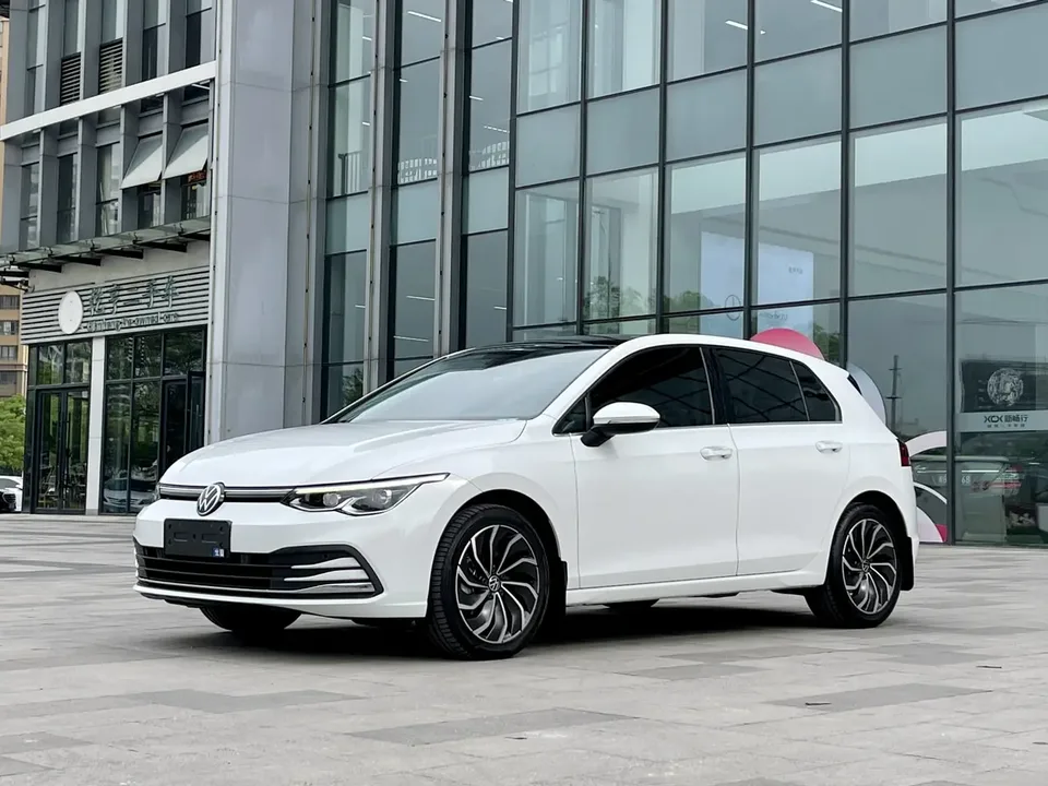 Volkswagen Golf facelift 280TSI DSG Pro 2024 — фото 1, купить с доставкой в Москву