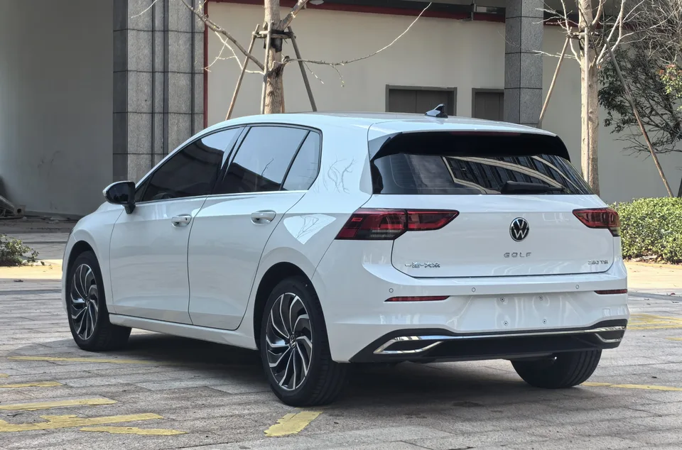 Volkswagen Golf 280TSI DSG Pro 20th Anniversary 2024 — миниатюра 2