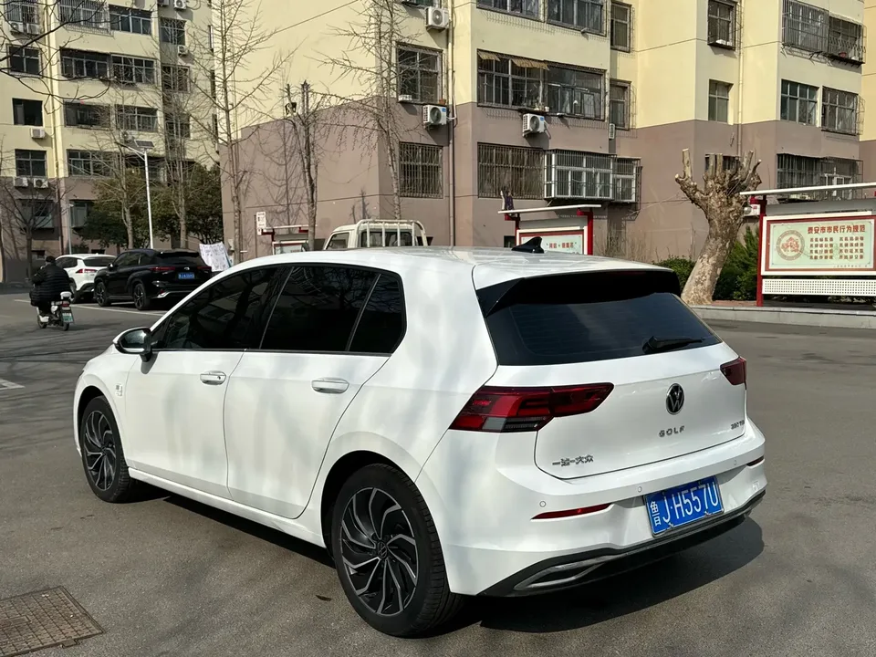 Volkswagen Golf 280TSI DSG Pro 50 Years Legend Edition 2024 — миниатюра 4