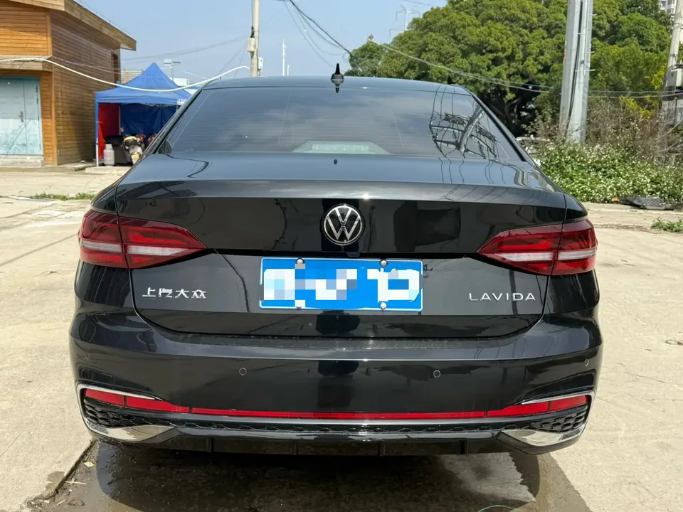 Volkswagen Lavida Lavida 2024 1.5L Automatic Starry Sky Five Million Edition 2025 — миниатюра 2