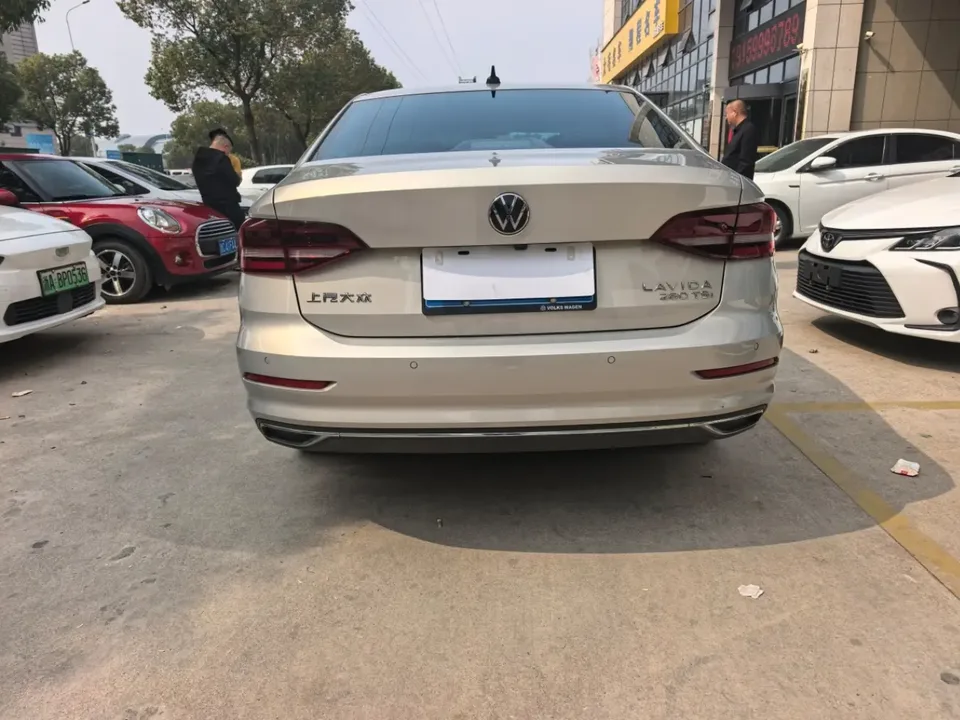Volkswagen Lavida 280TSI DSG Deluxe Edition National V 2022 — миниатюра 2