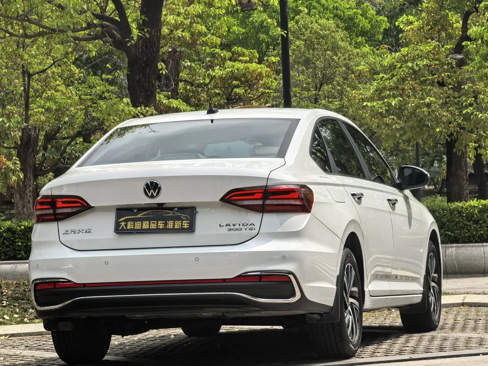 Volkswagen Lavida Lavida 2024 300TSI DSG Full Elegance Edition 2024 — thumbnail 2