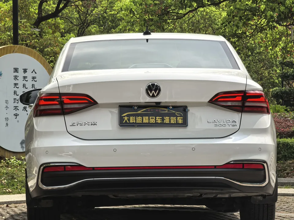 Volkswagen Lavida Lavida 2024 300TSI DSG Full Elegance Edition 2024 — thumbnail 4