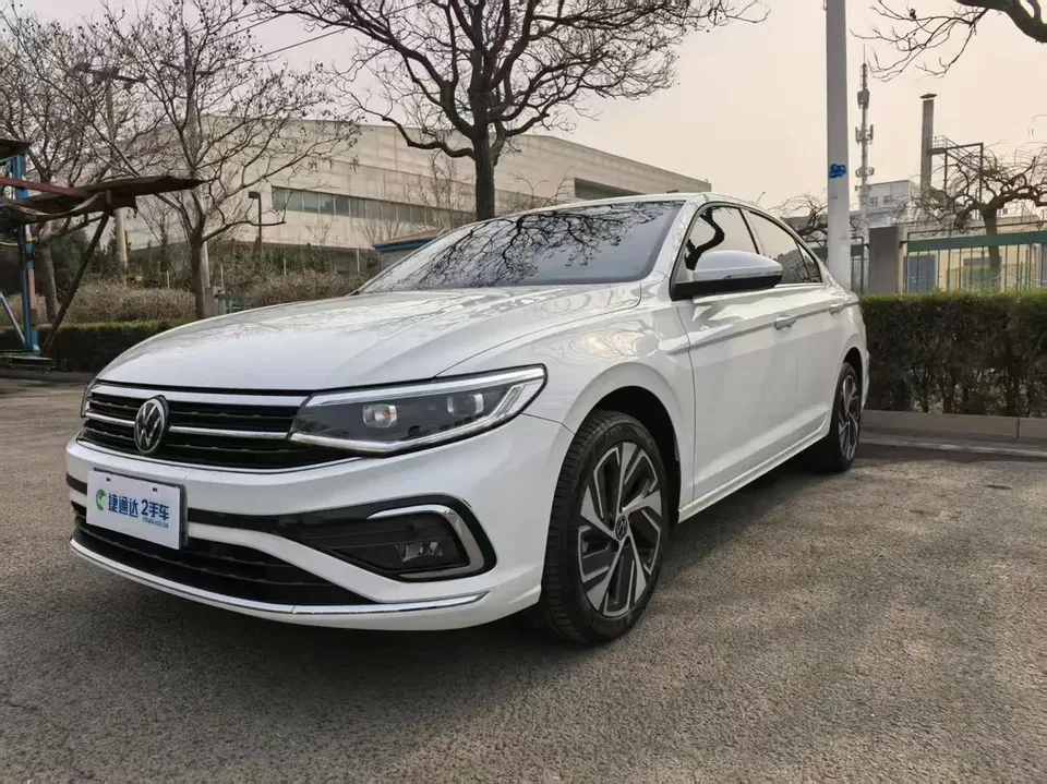 Volkswagen Bora Bora 2023 200TSI DSG Joy Travel PRO Edition 2023 — photo 1, buy with delivery to Moscow