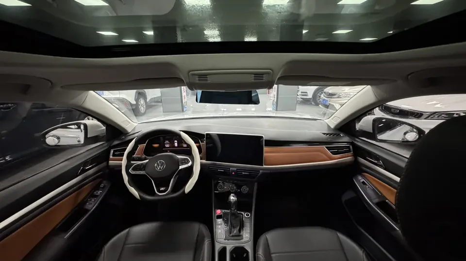 Volkswagen Bora Bora 2023 200TSI DSG Smart Edition 2023 — миниатюра 4