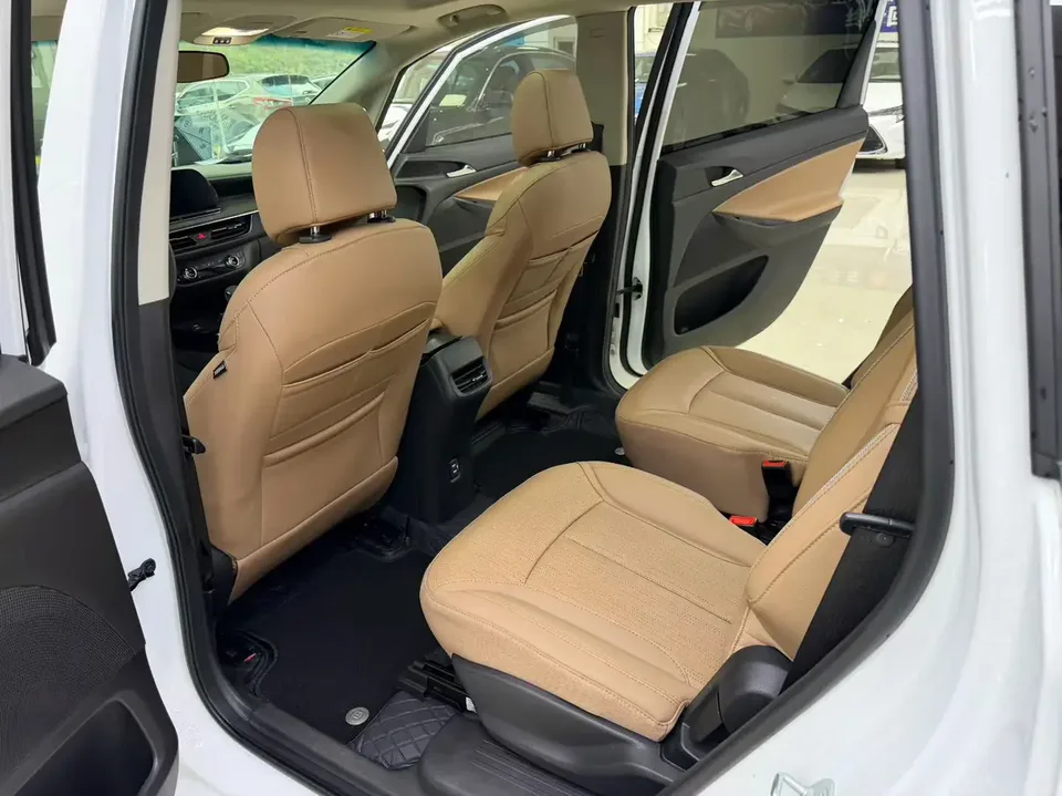Buick GL6 Buick GL6 2021 323T mild hybrid interconnected premium model 2023 — миниатюра 3