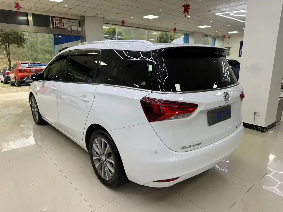 Buick GL6 Buick GL6 2021 323T mild hybrid interconnected premium model 2023 — миниатюра 4